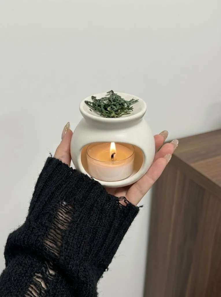 ZenDen Cordless Ceramic Aromatherapy Burner | Anti-Flicker Ambient Light | Minimalist Home Spa